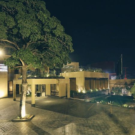 Avari Boutique Мултан Екстер'єр фото